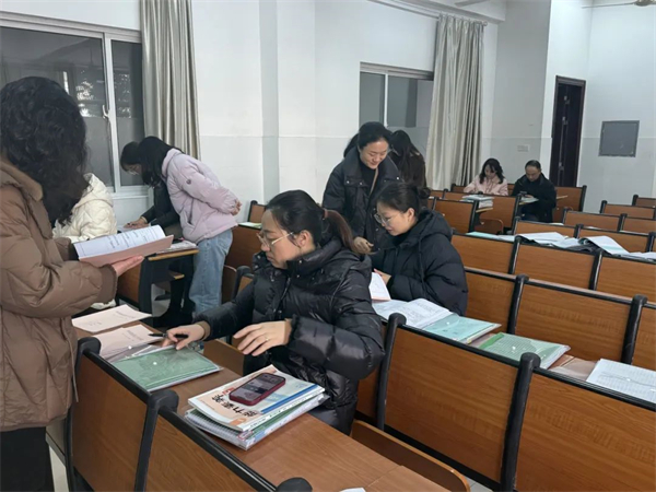 4d76e7b2533c4535acf8a5227487061c.jpg 4d76e7b2533c4535acf8a5227487061c.jpg