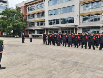 淬炼安保硬本领 筑牢校园安全线 ——2025年秋季开发区校园保安培训扎实开展